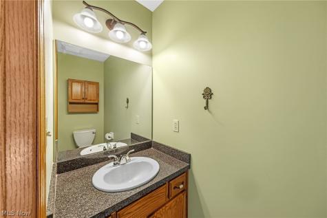 591 Breiton Circle Barberton OH 44203