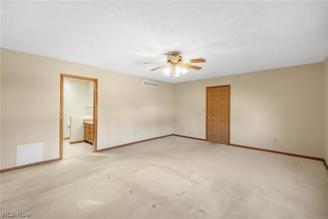 591 Breiton Circle Barberton OH 44203
