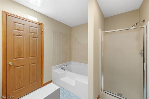 591 Breiton Circle Barberton OH 44203
