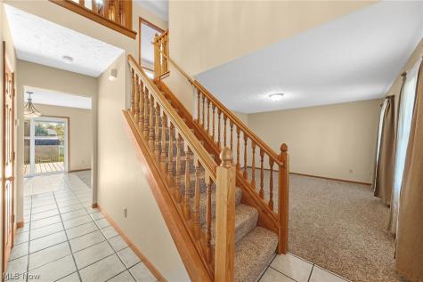 591 Breiton Circle Barberton OH 44203