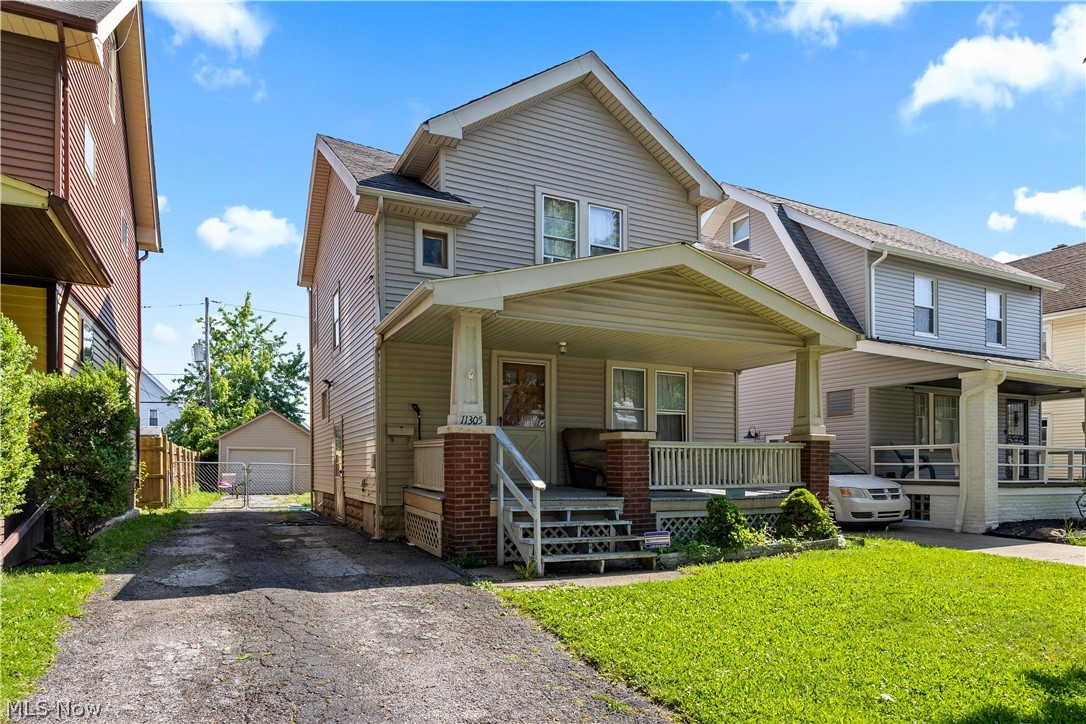11305 Linnet Avenue Cleveland OH 44111