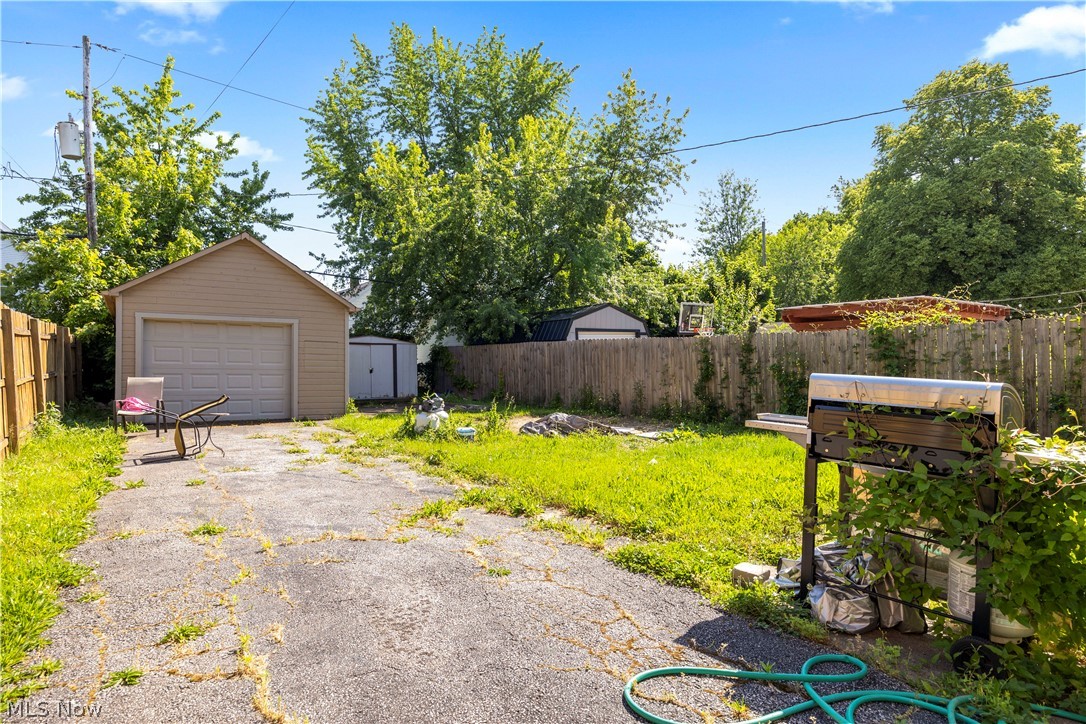 11305 Linnet Avenue Cleveland OH 44111