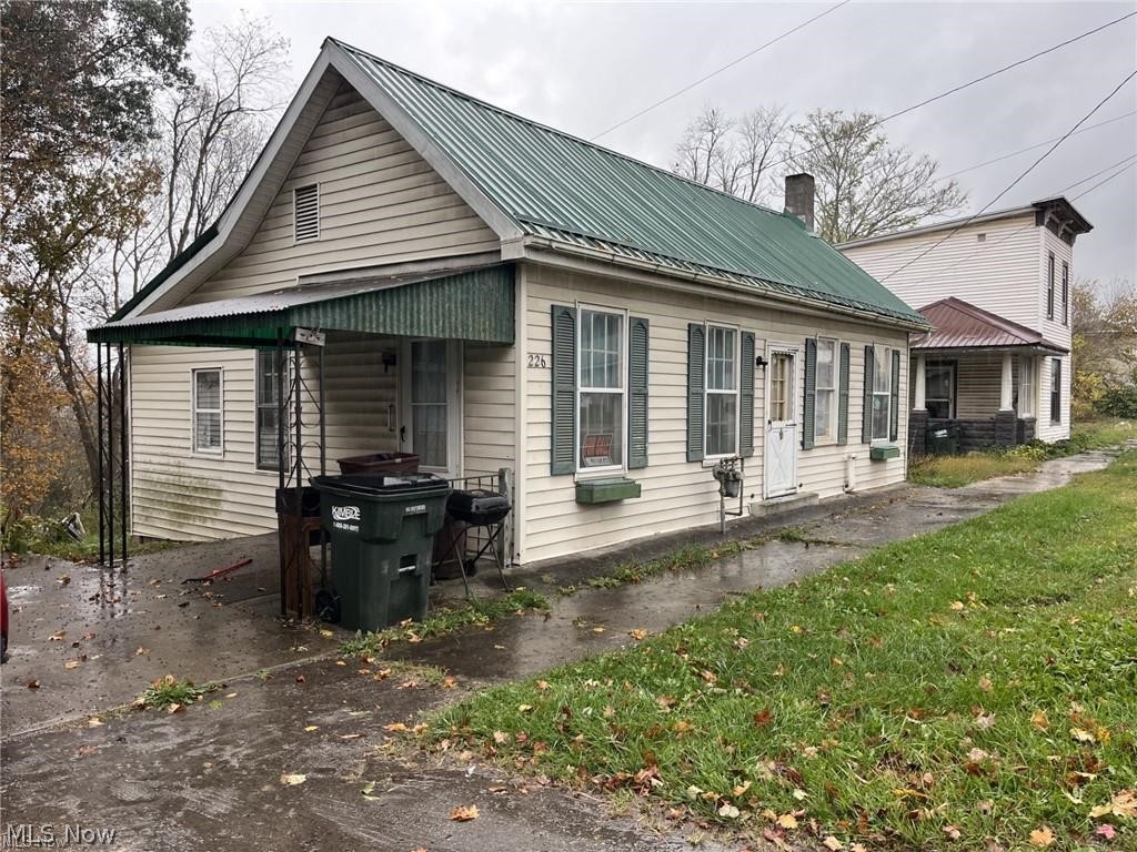 226 E Main Street Freeport OH 43973