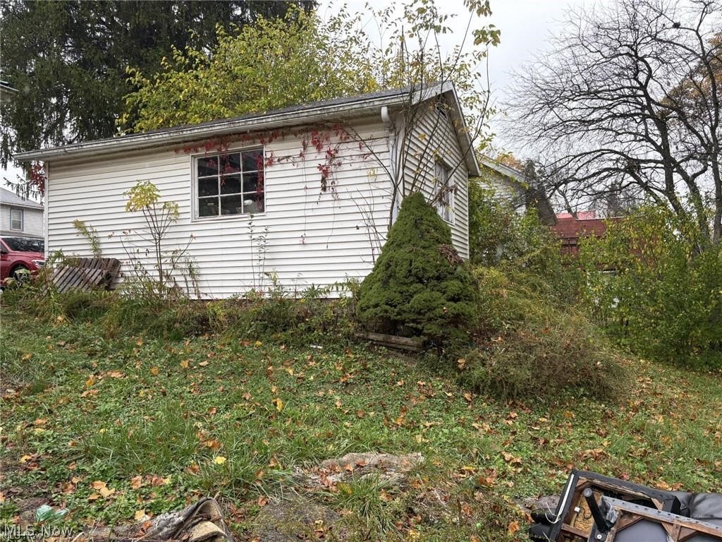 226 E Main Street Freeport OH 43973