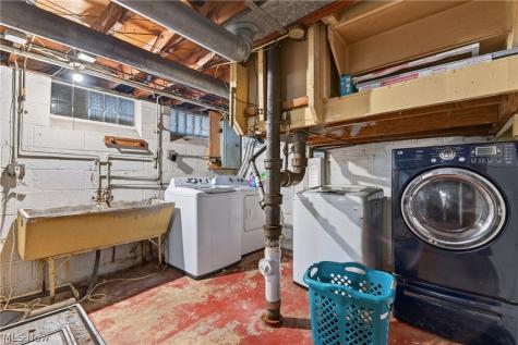 1960 Seneca Road Euclid OH 44117