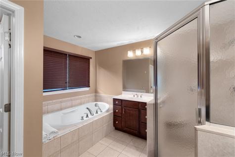477 Cranleigh Court Richmond Heights OH 44143