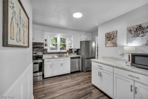 1469 Lilly Lane Alliance OH 44601
