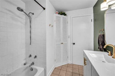 1469 Lilly Lane Alliance OH 44601