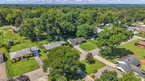 1469 Lilly Lane Alliance OH 44601