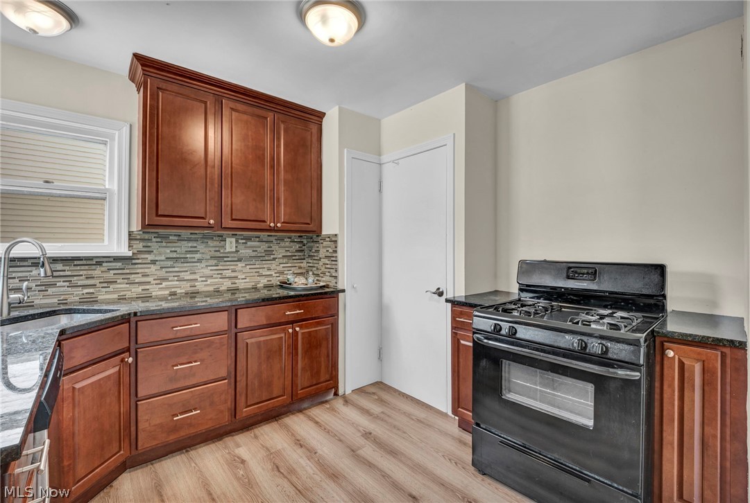 25671 Farringdon Avenue Euclid OH 44132