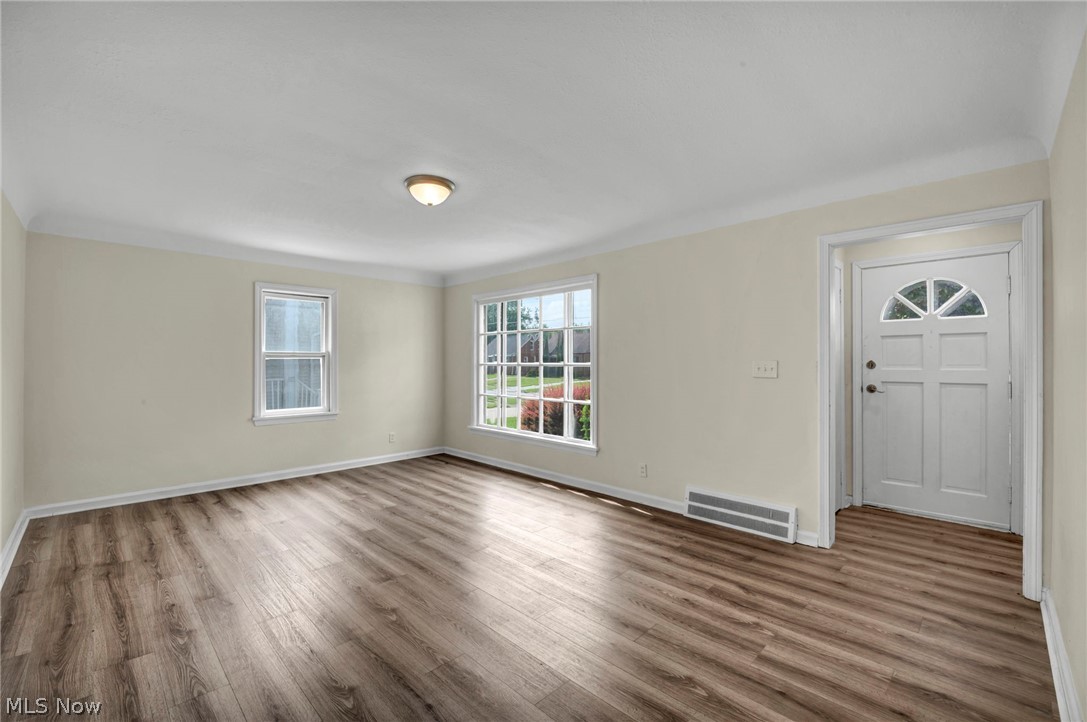 25671 Farringdon Avenue Euclid OH 44132