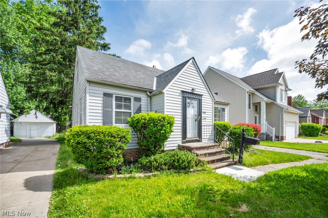 25671 Farringdon Avenue Euclid OH 44132