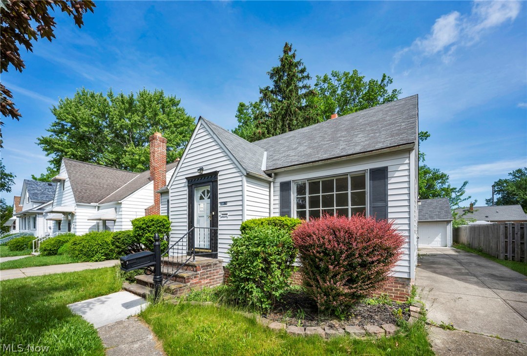 25671 Farringdon Avenue Euclid OH 44132