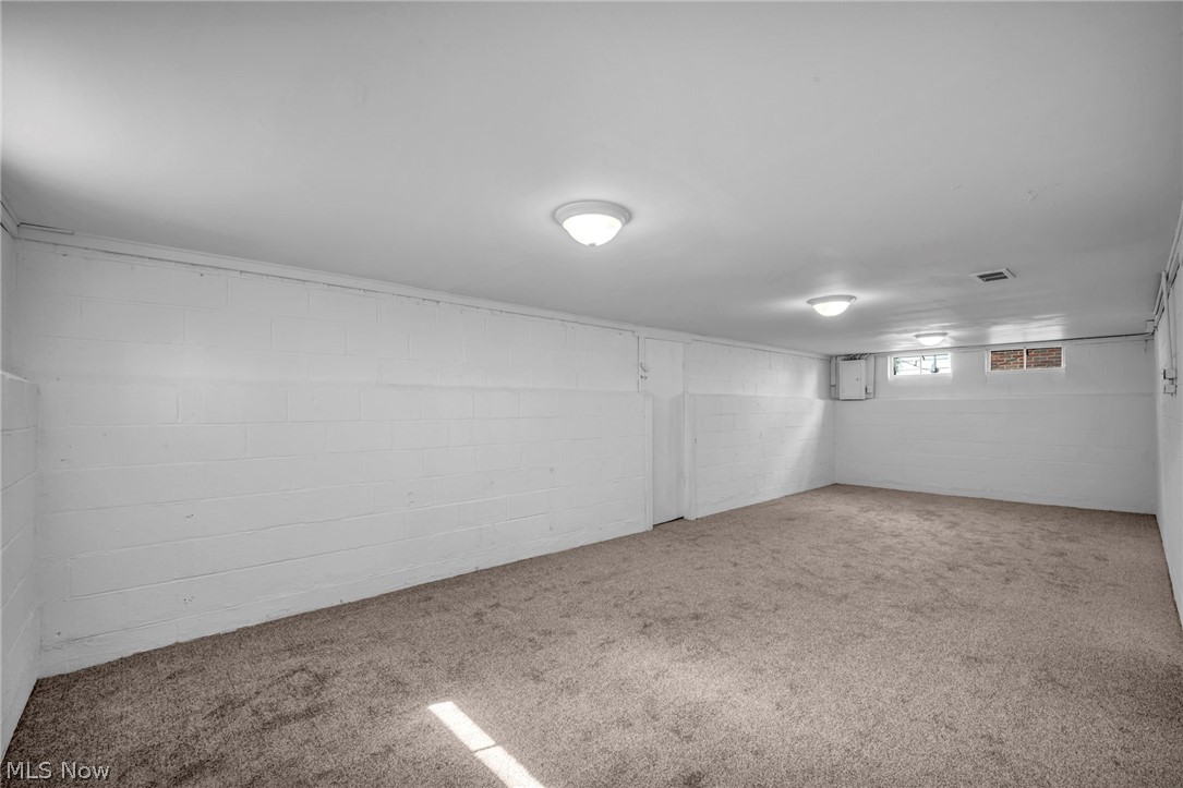 25671 Farringdon Avenue Euclid OH 44132