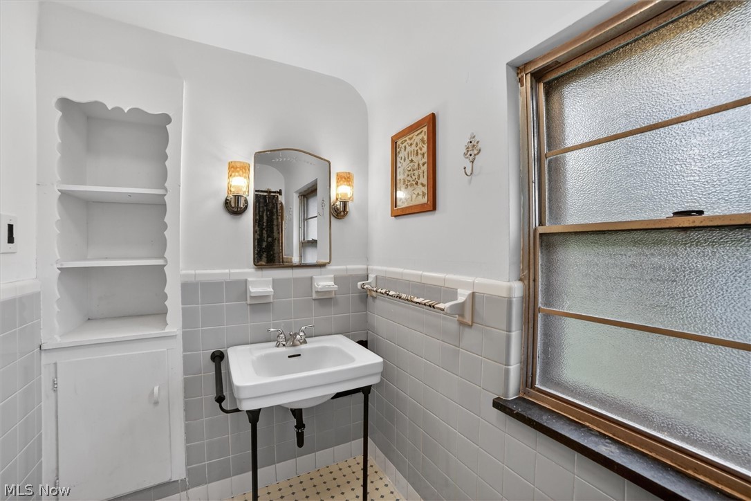 1139 Castleton Road Cleveland Heights OH 44121