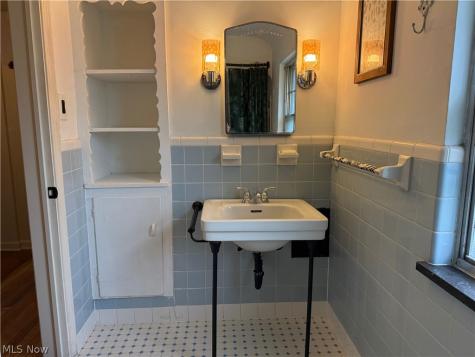 1139 Castleton Road Cleveland Heights OH 44121