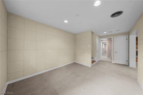645 Mentor Road Akron OH 44303