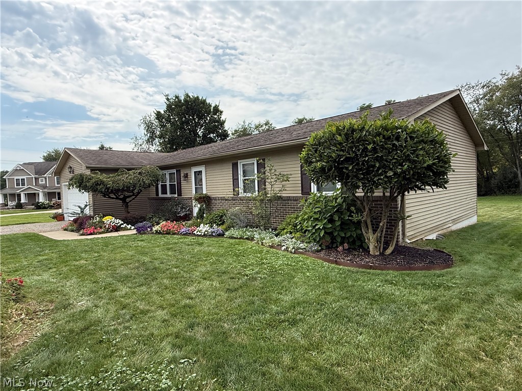 806 Geneva Street SW Sugarcreek OH 44681