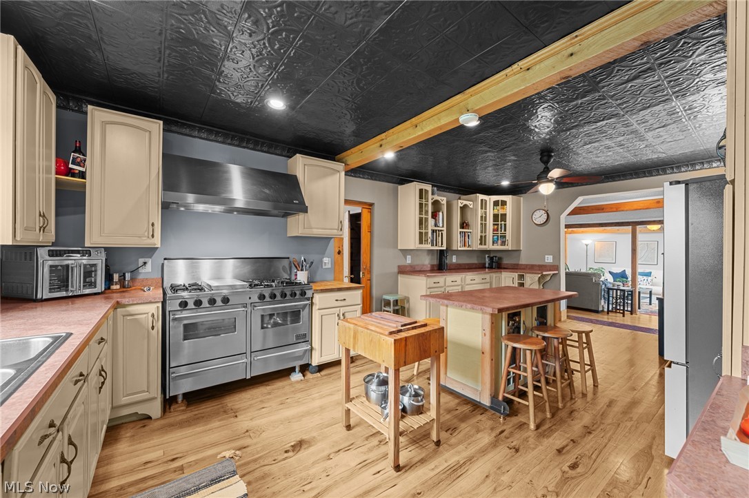 3216 Chatham Avenue Cleveland OH 44113