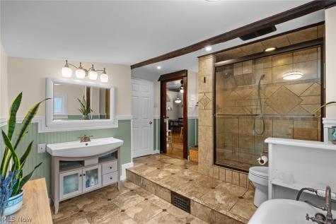 3216 Chatham Avenue Cleveland OH 44113