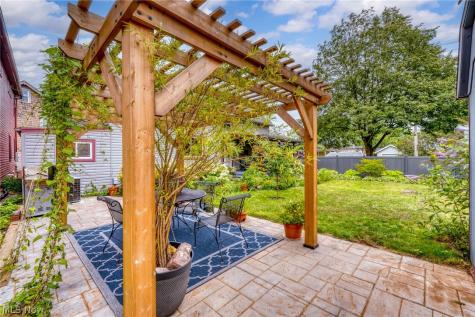3216 Chatham Avenue Cleveland OH 44113