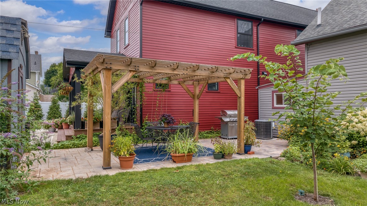 3216 Chatham Avenue Cleveland OH 44113