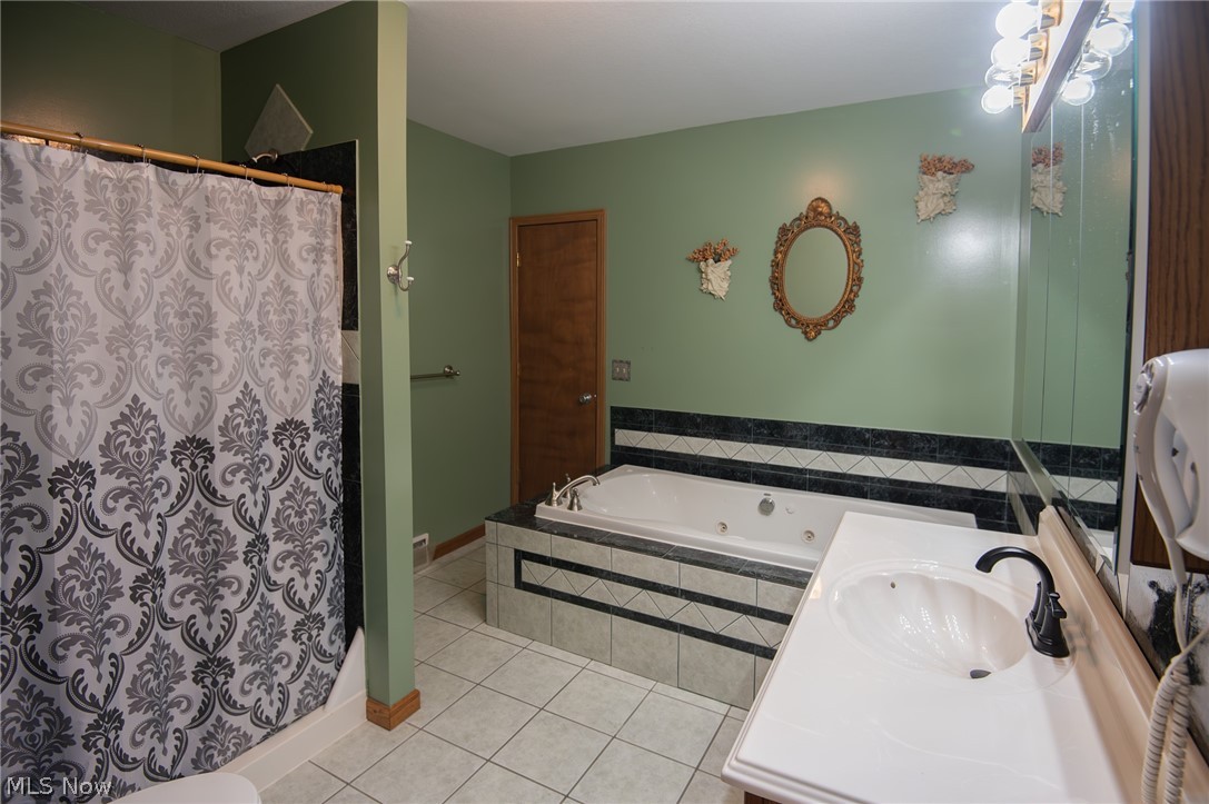 215 N Turner Road Austintown OH 44515