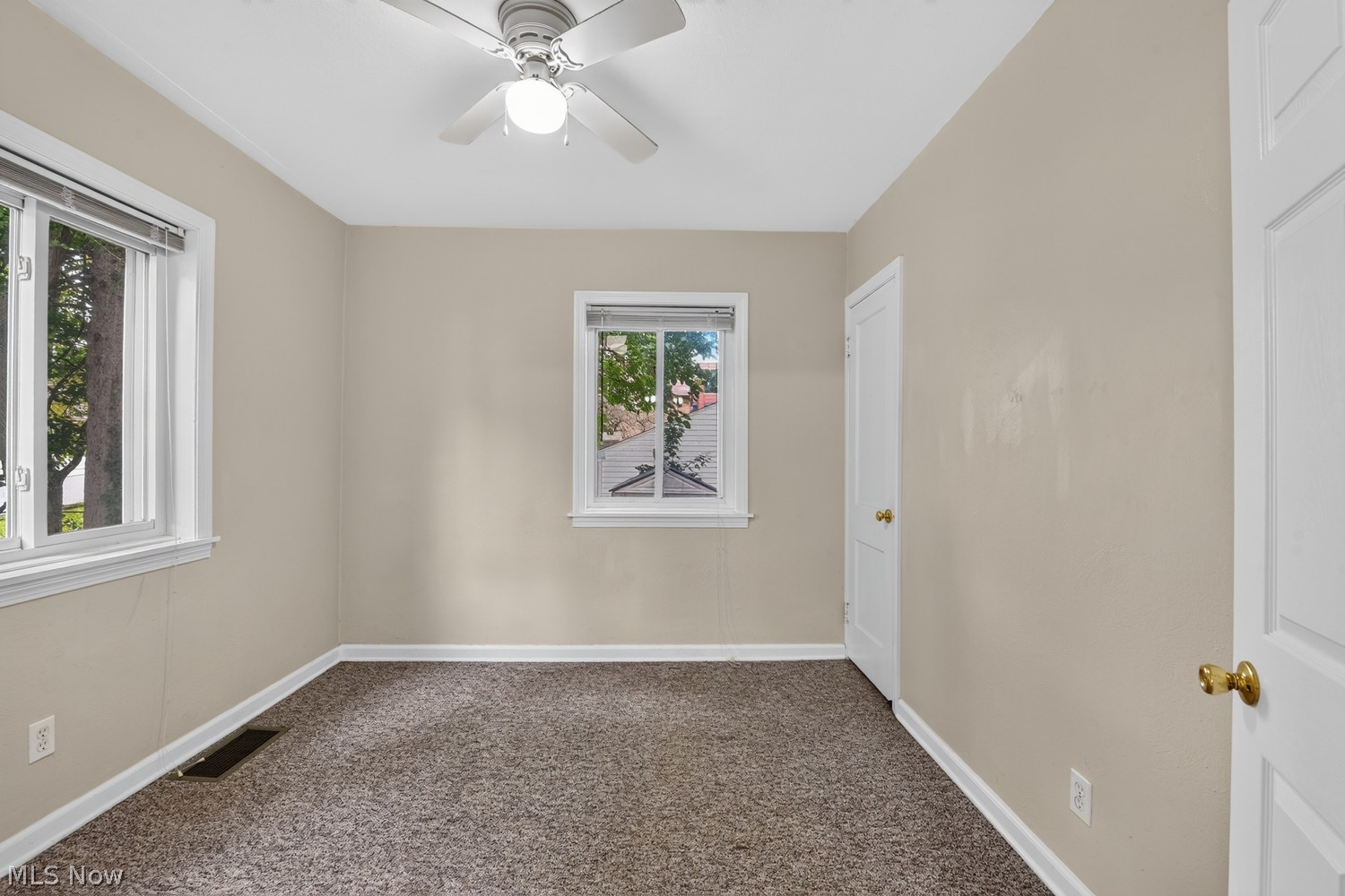 141 Oakwood Street Barberton OH 44203