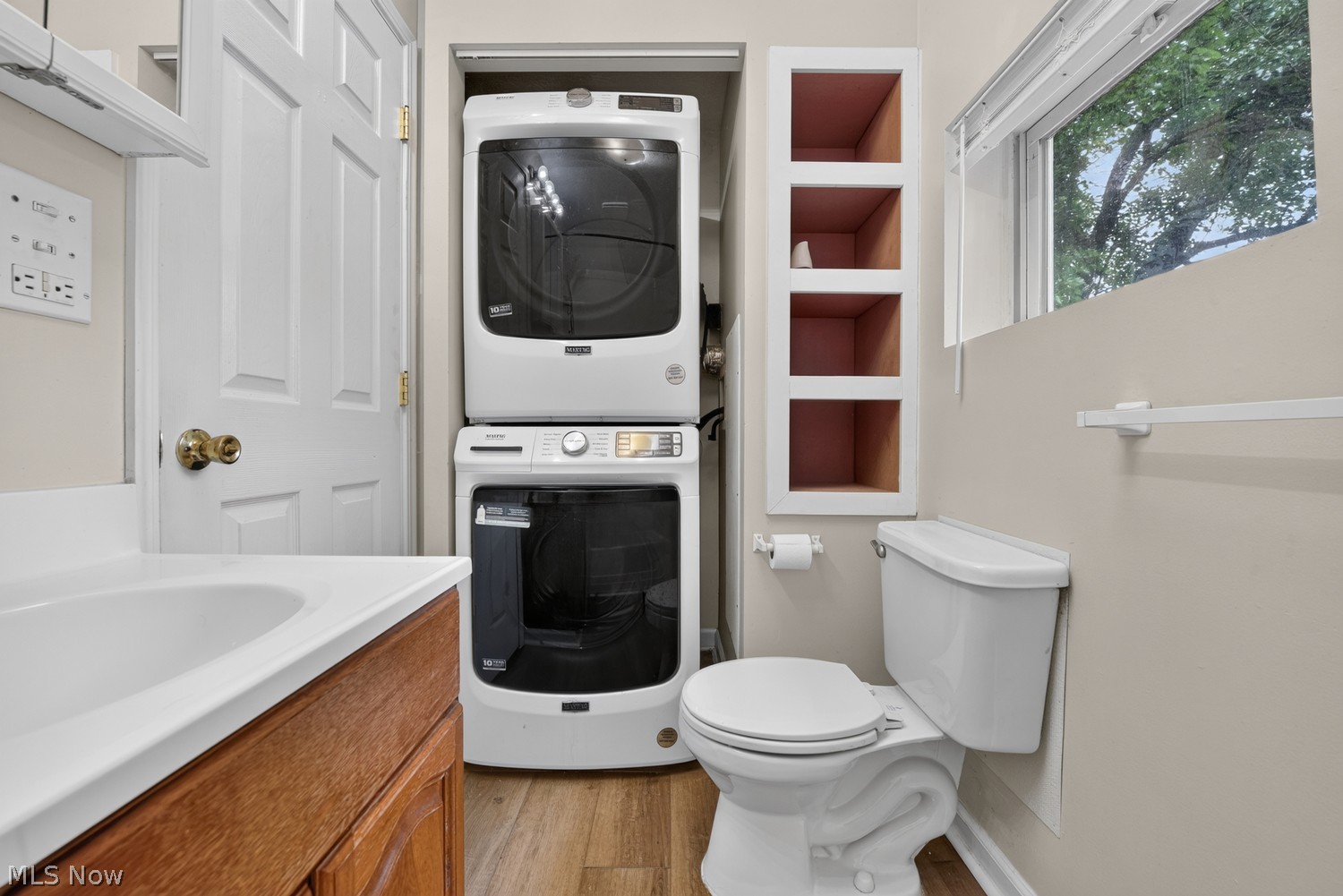 141 Oakwood Street Barberton OH 44203