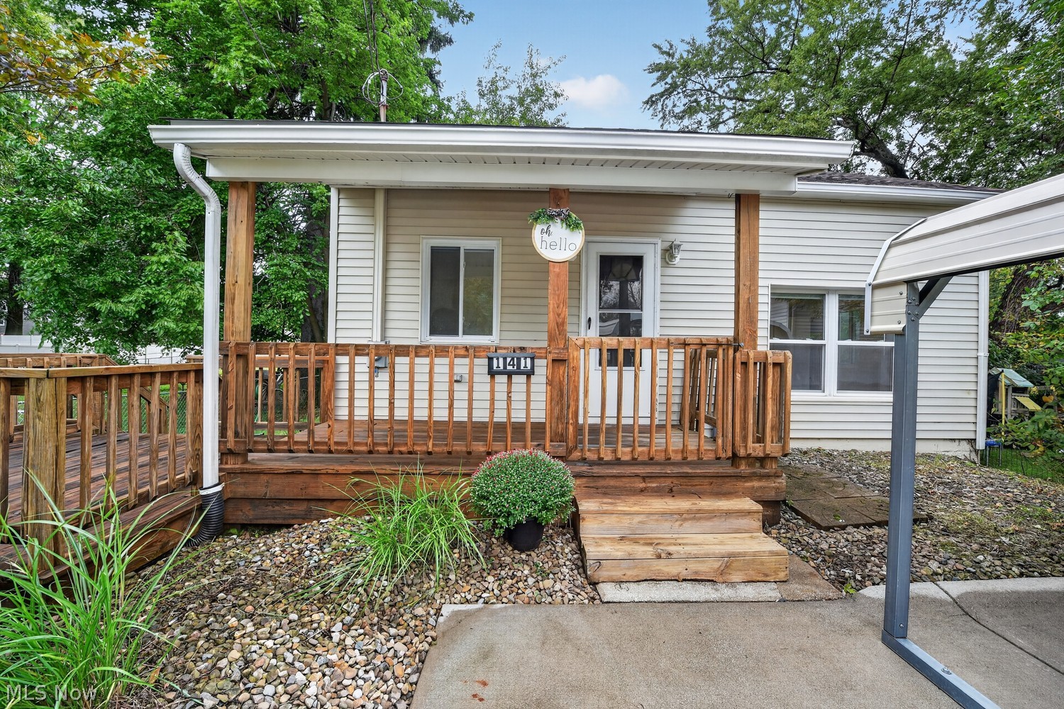141 Oakwood Street Barberton OH 44203