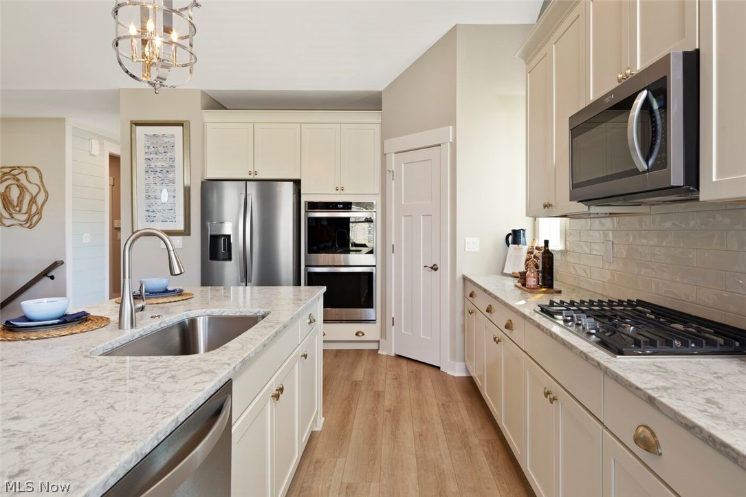 791 Colesbourne Circle Green OH 44685