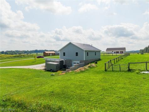 3657 E Moreland Road Fredericksburg OH 44627