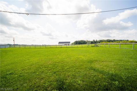 3657 E Moreland Road Fredericksburg OH 44627