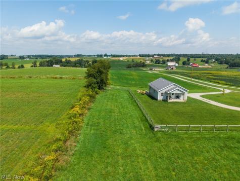 3657 E Moreland Road Fredericksburg OH 44627