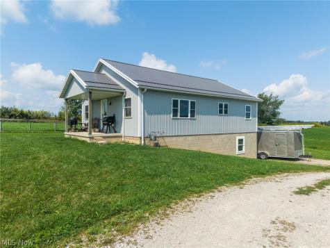 3657 E Moreland Road Fredericksburg OH 44627