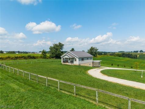 3657 E Moreland Road Fredericksburg OH 44627