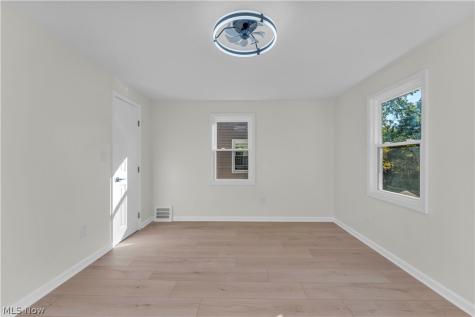 1163 Pennfield Road Cleveland Heights OH 44121