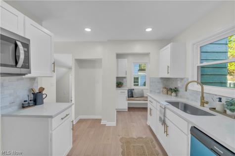 1163 Pennfield Road Cleveland Heights OH 44121