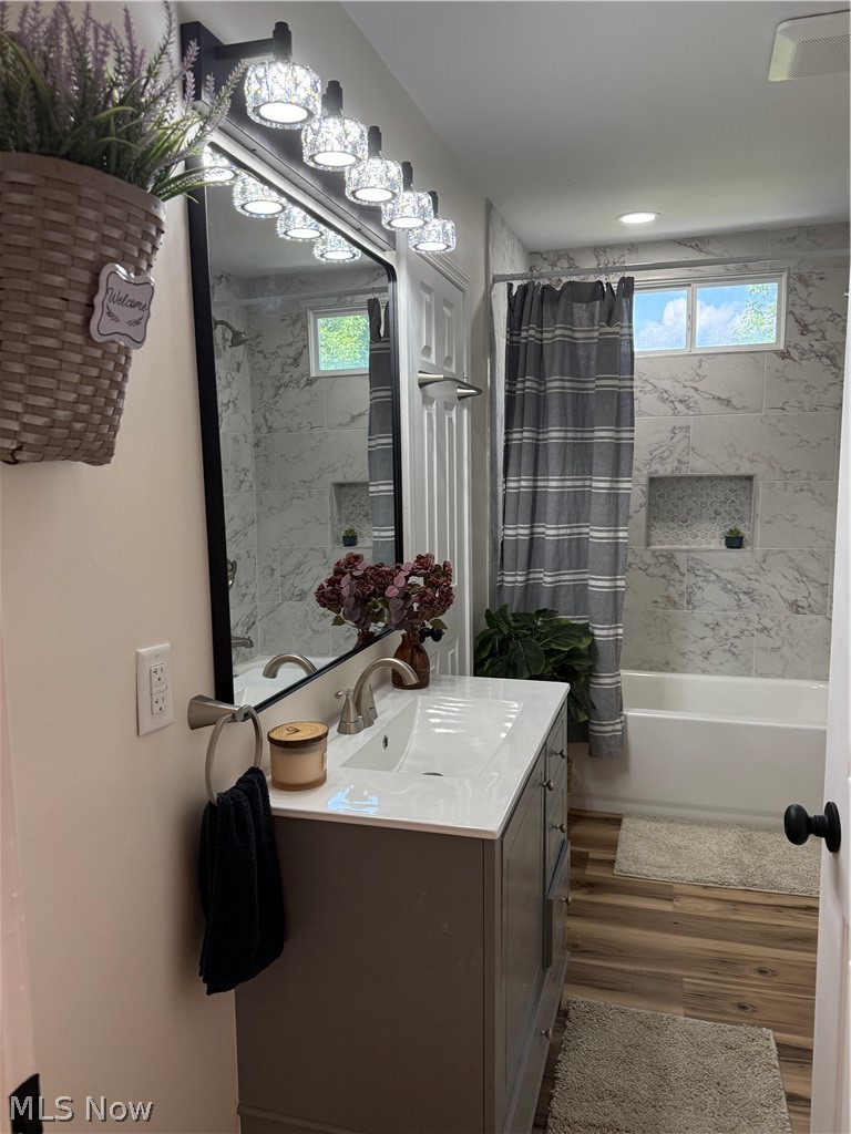 1365 Jewel Bay Road Cortland OH 44410