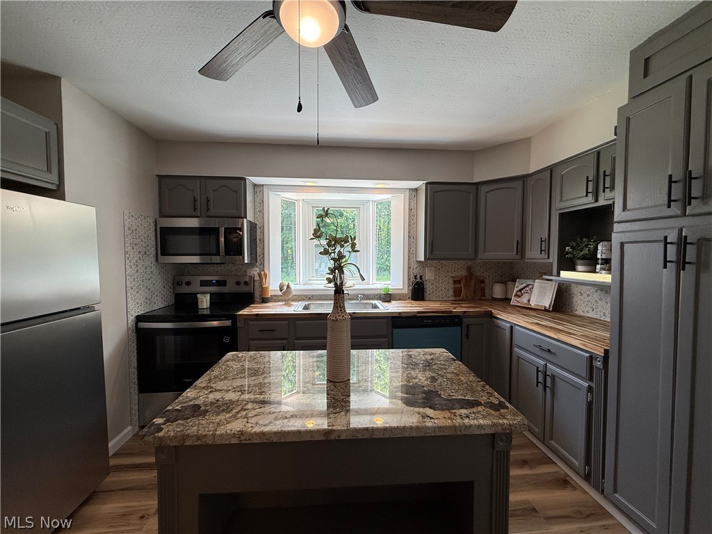 1365 Jewel Bay Road Cortland OH 44410
