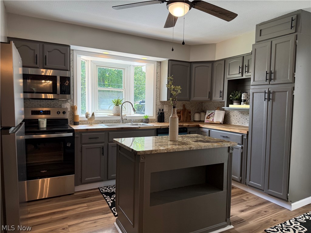 1365 Jewel Bay Road Cortland OH 44410