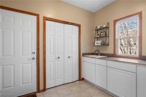 4863 Deer Run Drive Lorain OH 44053