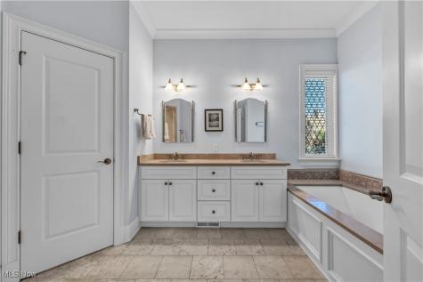 39470 Stillman Lane Willoughby OH 44094