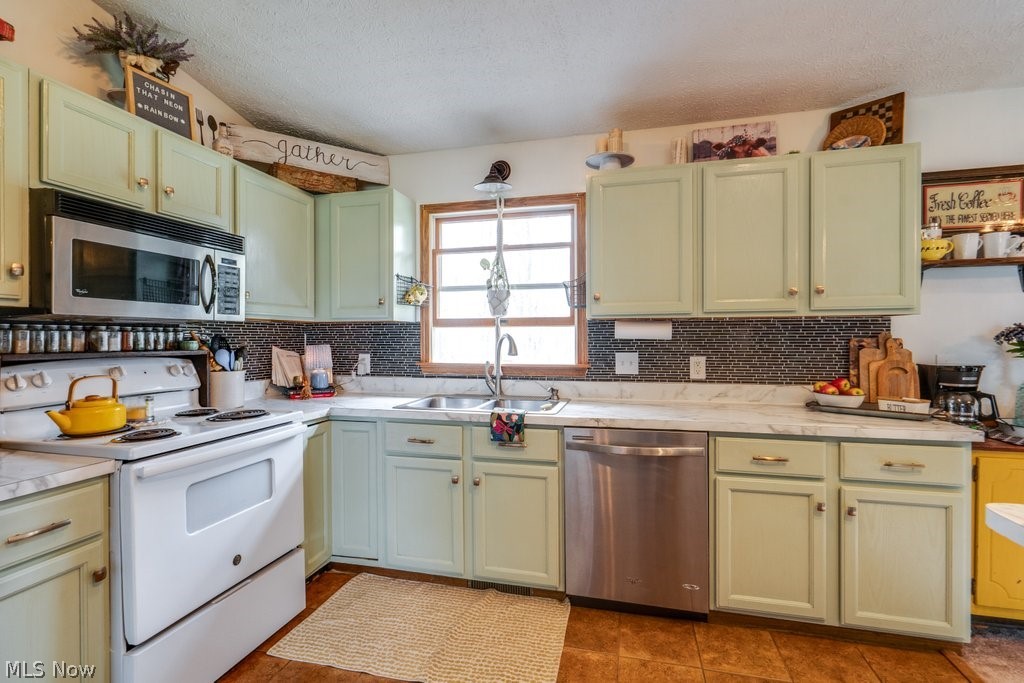 66 Manito Trail Malvern OH 44644