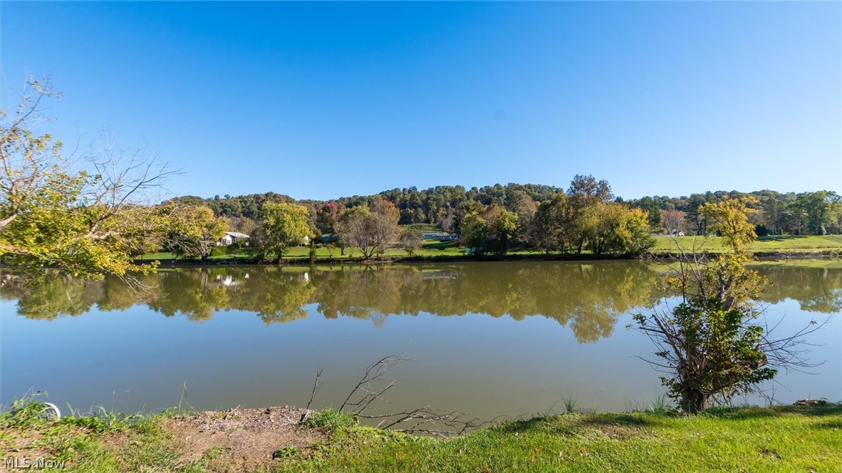 9107 N State Route 669 NW Mcconnelsville OH 43756