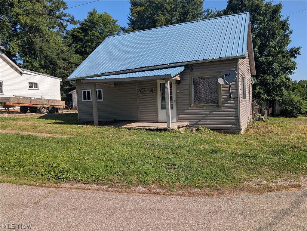 10114 Chestnut Street SE Corning OH 43730