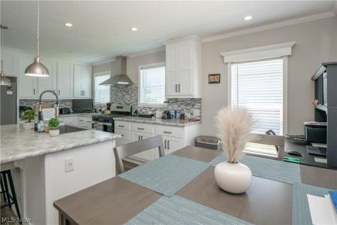 3052 Cross Creek Circle SW Massillon OH 44647