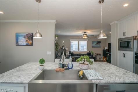 3052 Cross Creek Circle SW Massillon OH 44647