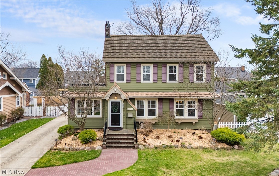 2135 Riverside Drive Lakewood OH 44107