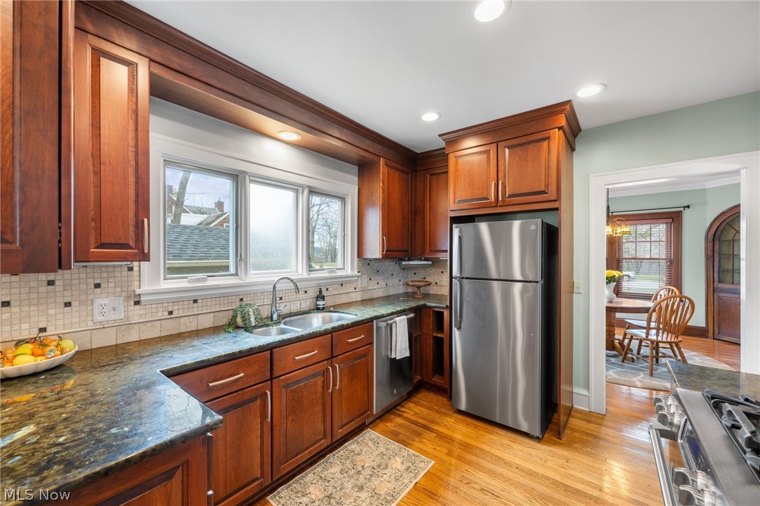 2135 Riverside Drive Lakewood OH 44107